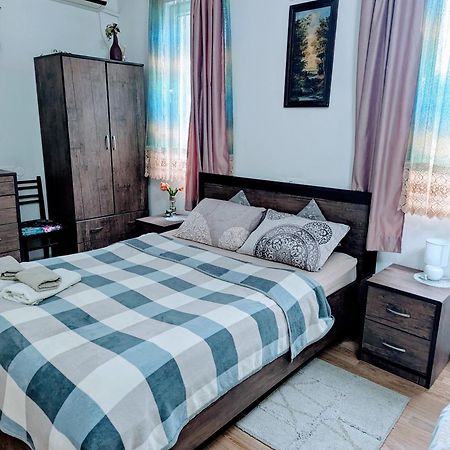 טביליסי Guest House Marina מראה חיצוני תמונה